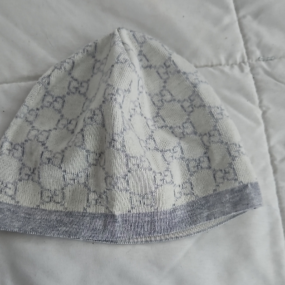 Gucci White and Gray Knit Beanie
